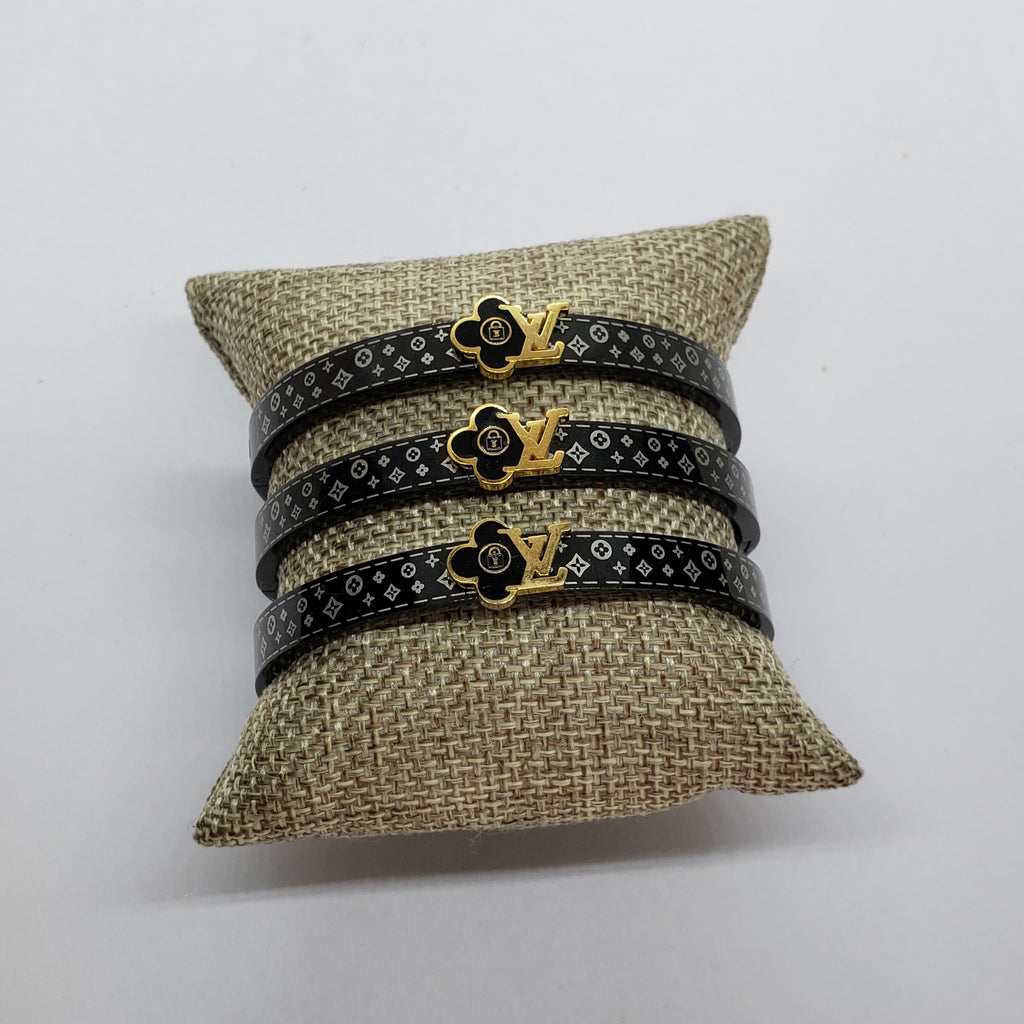 Bangles 001 | Elegant Stanley Steel Bracelet for Any Occasion
