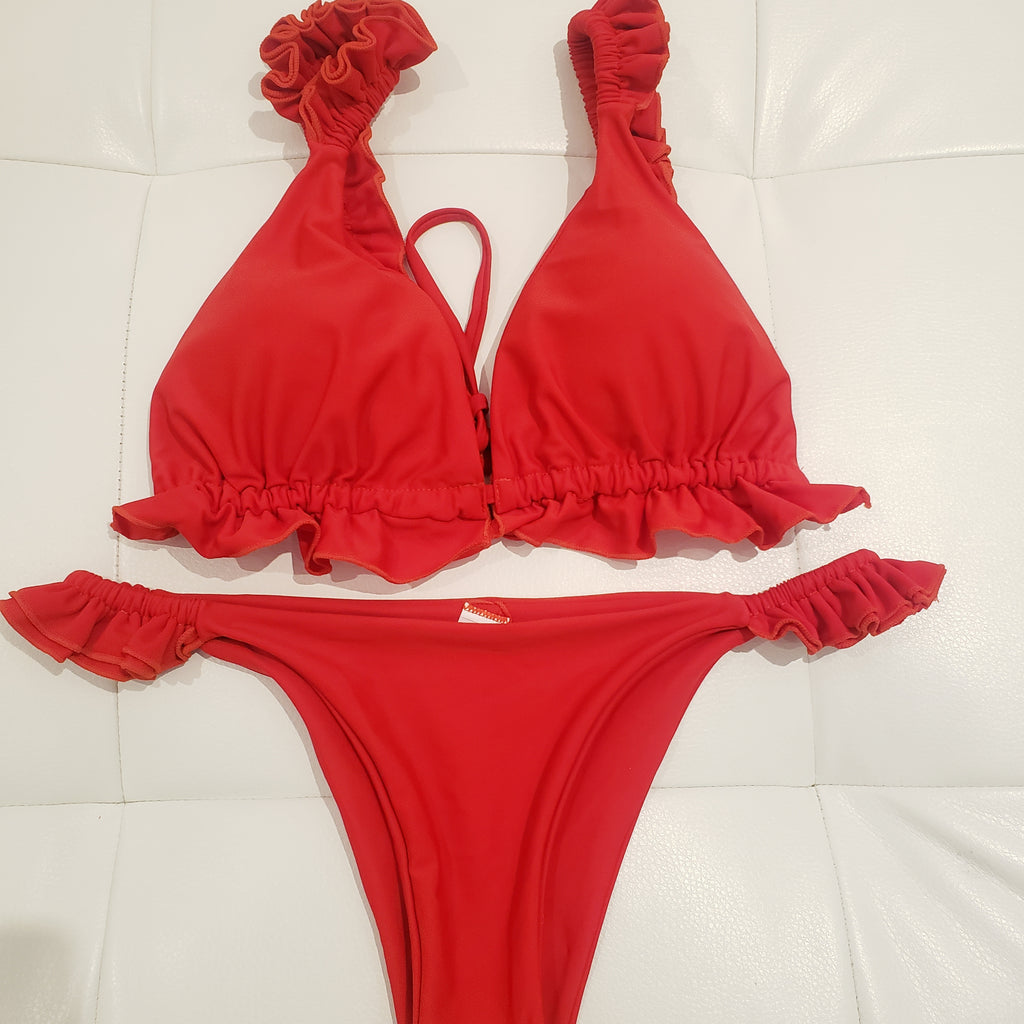 Chic Triangle Swimsuit with Ruffle | Women’s Fashion Must-Have4