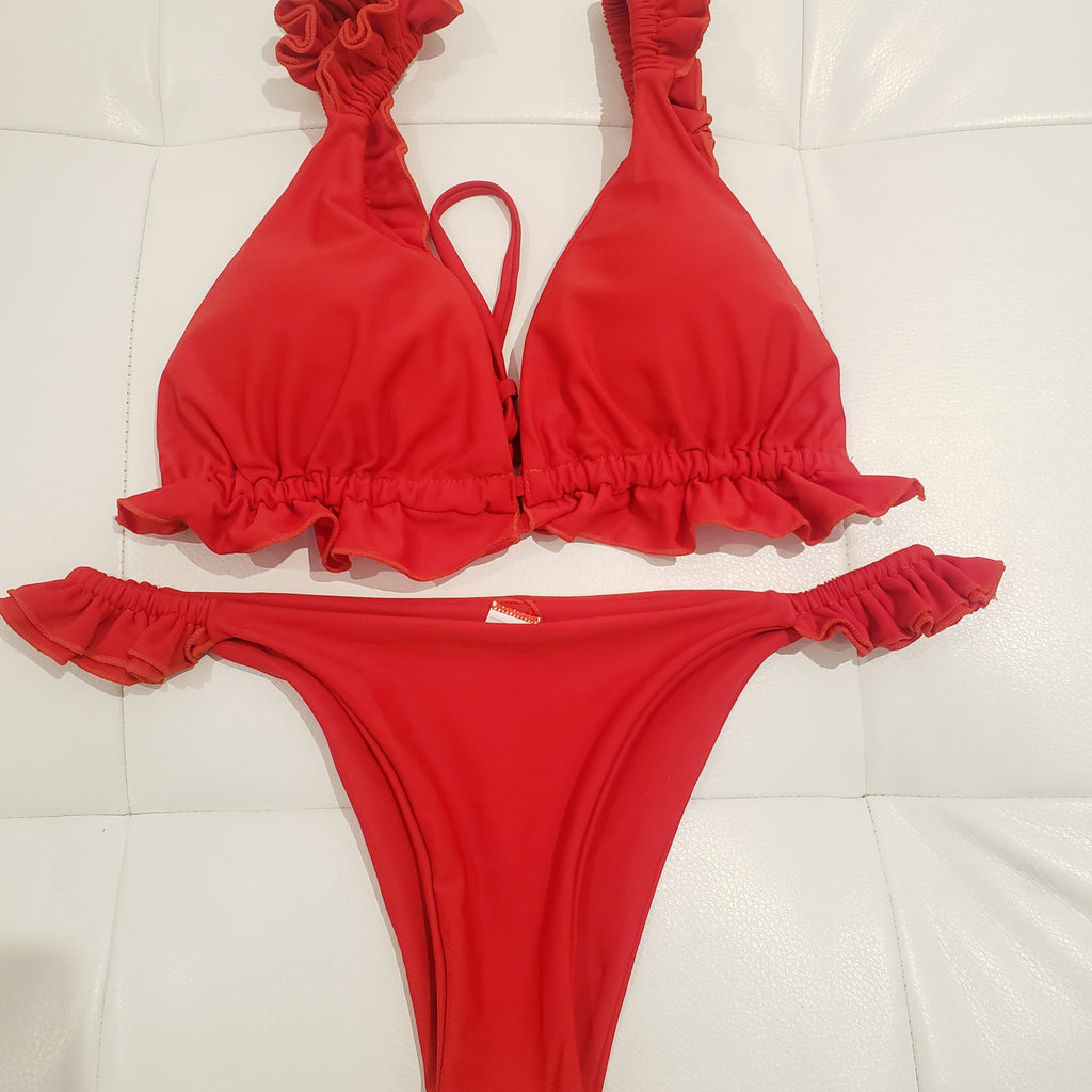 Chic Triangle Swimsuit with Ruffle | Women’s Fashion Must-Have