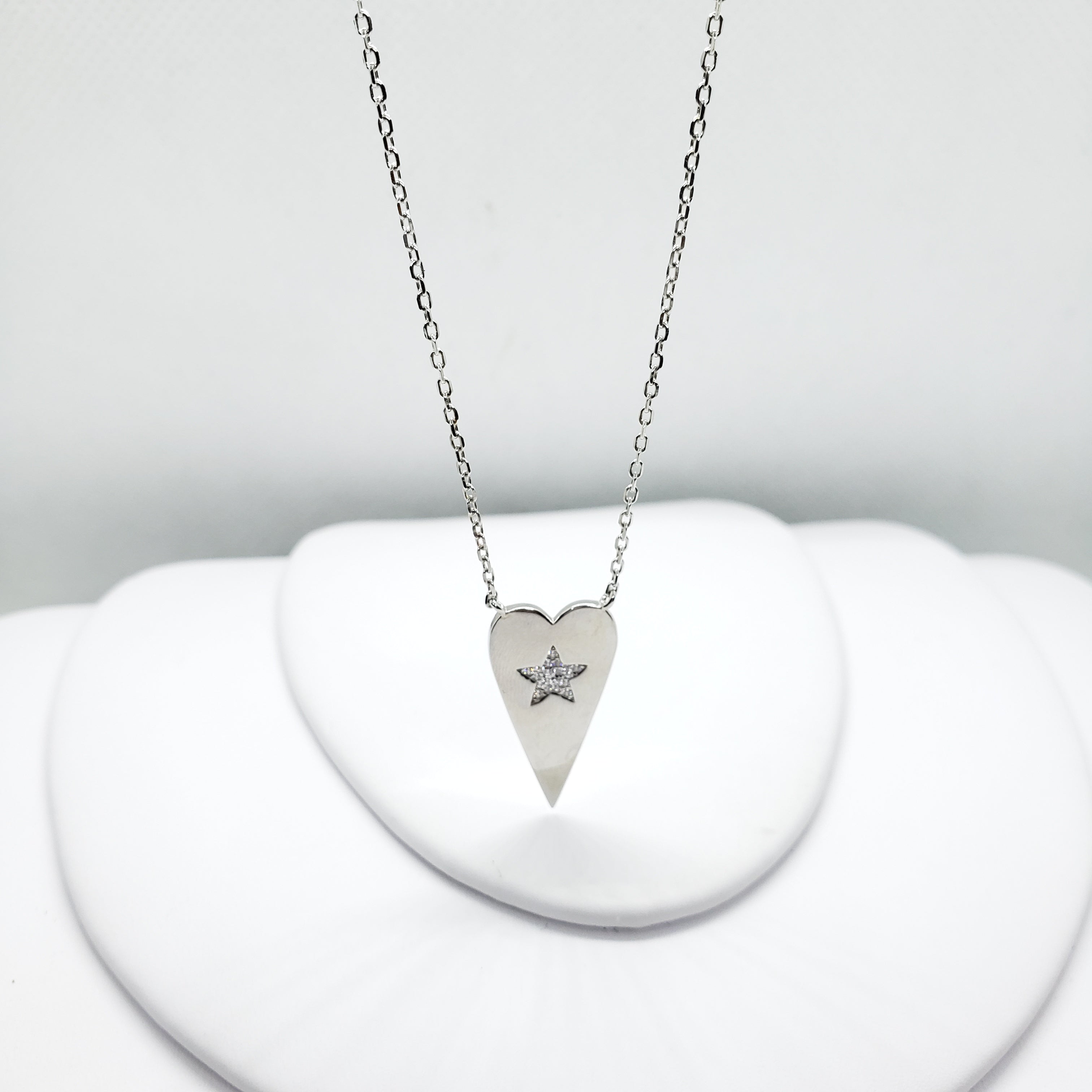 Eye-Catching Necklace | Beautiful Jewellery for Swimwear Elegance2