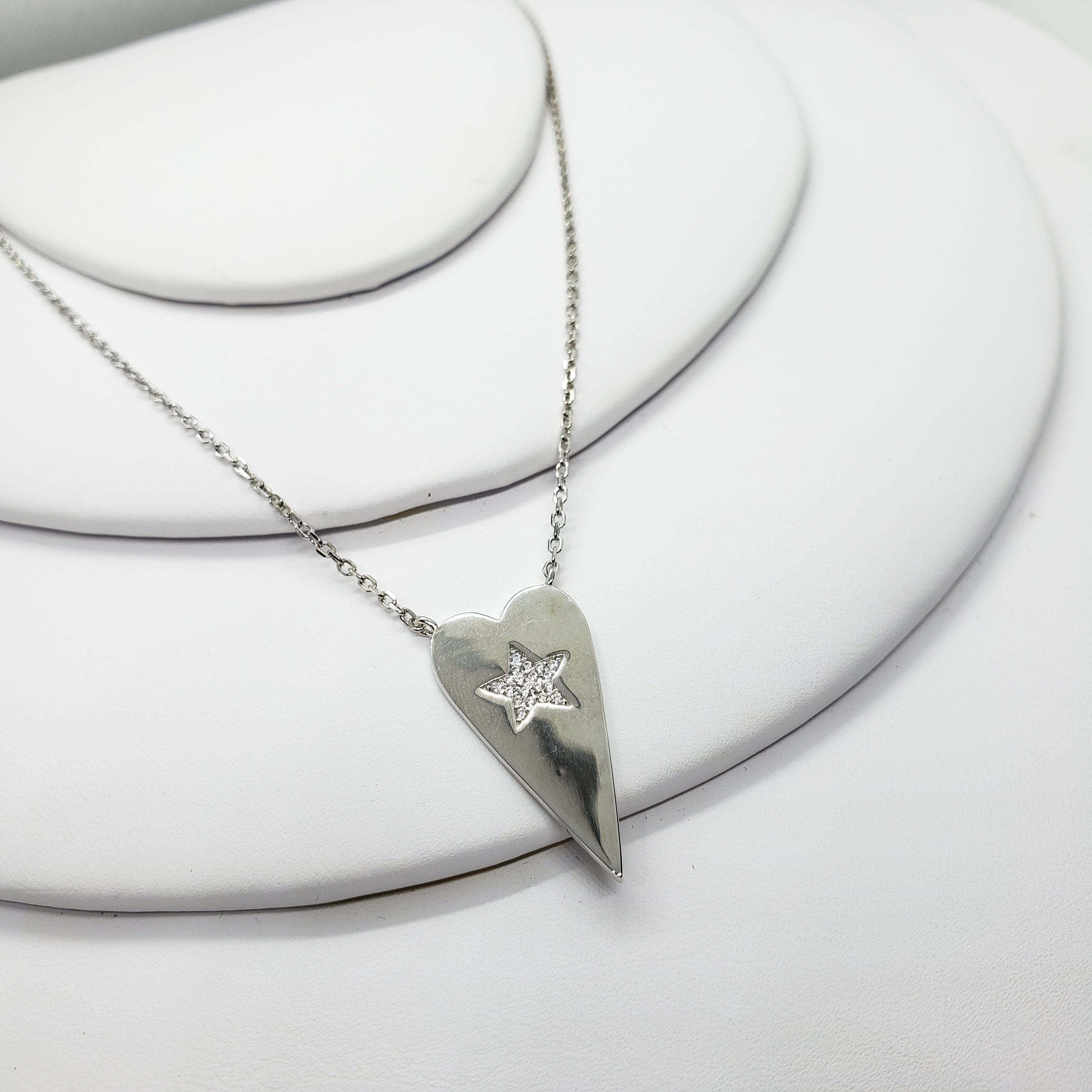 Eye-Catching Necklace | Beautiful Jewellery for Swimwear Elegance4