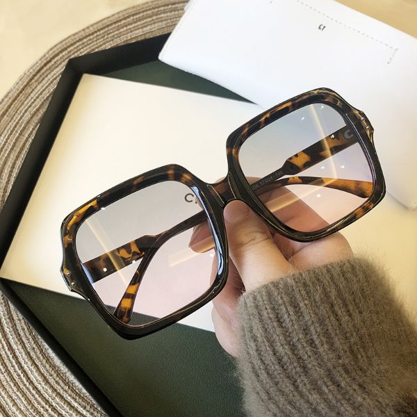 Trendy Vintage Oversized Square Sunglasses for Women
